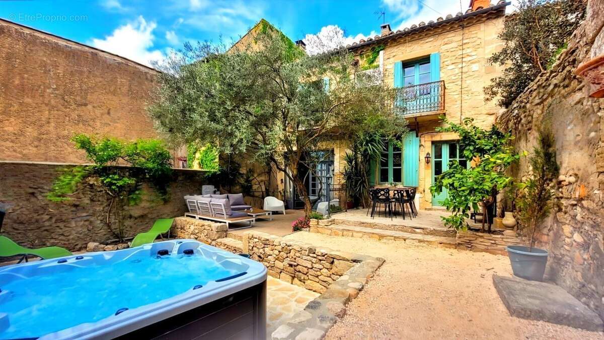 Maison à UZES