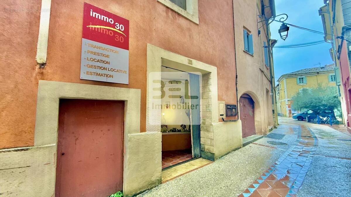 Commerce à SAINT-QUENTIN-LA-POTERIE