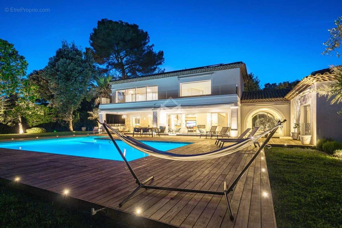 Maison à VALBONNE