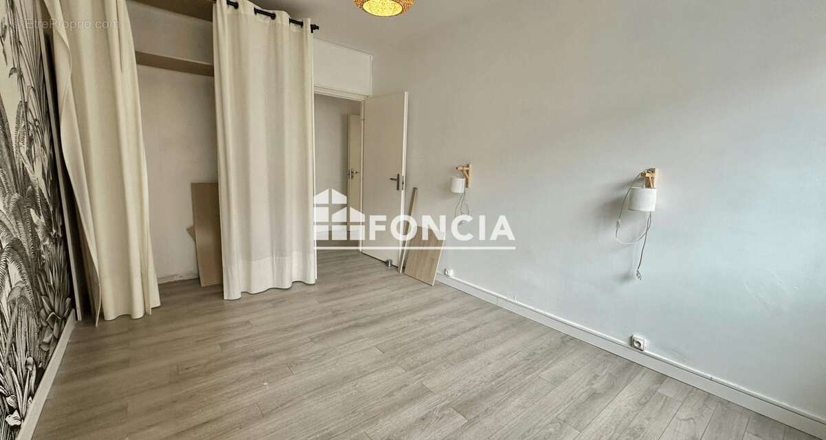 Appartement à MARSEILLE-5E