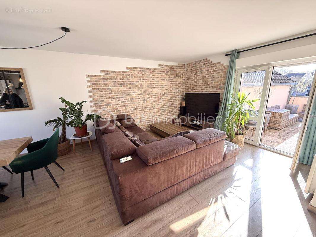 Appartement à SAULX-LES-CHARTREUX