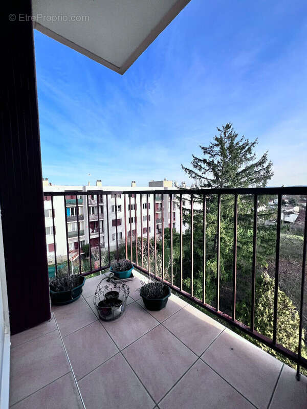 Appartement à PONT-DE-CHERUY