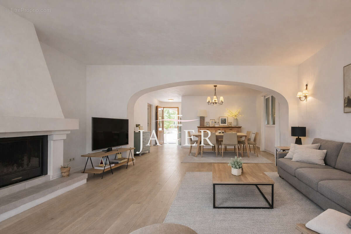 Maison 166 m² à Sainte-Maxime  - photo 2