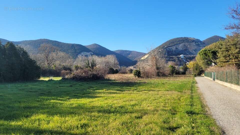 Terrain 328 m² à Cruas  - photo 4