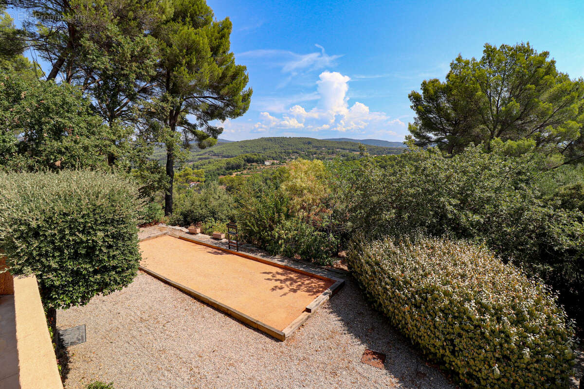 FLAYOSC PROPRIETE de 185M2 habitables avec 4 chambres, PISCINE sur plus de 4000m2 clos et paysagé - photo 42