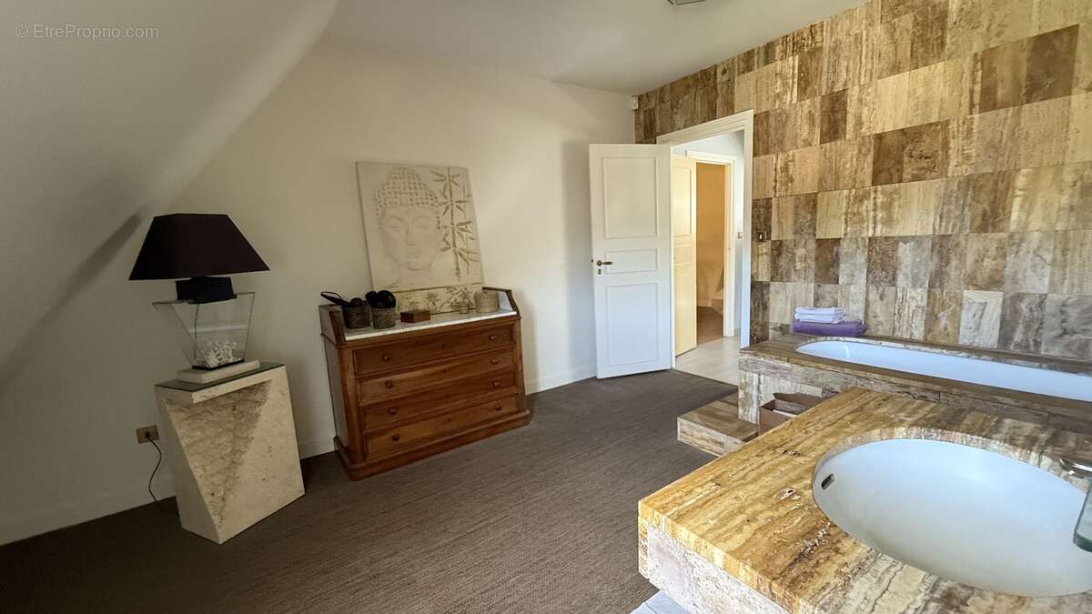 n°2 - Maison à SAINT-LEONARD