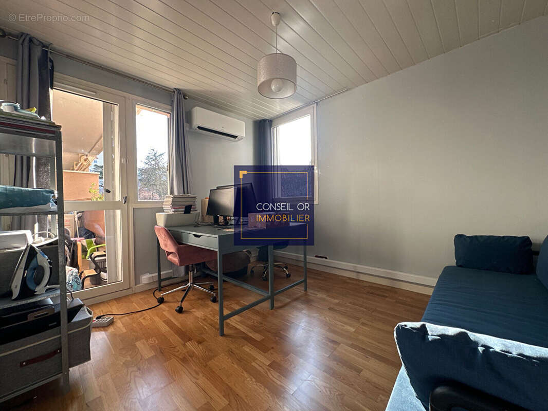 Appartement à OULLINS