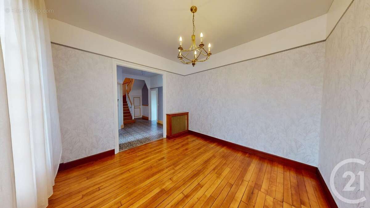 Maison à SAINT-QUENTIN