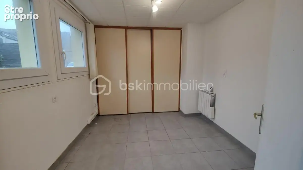 Radenac immeuble pour investisseur divisé en deux logements et un local professionnel - photo 19