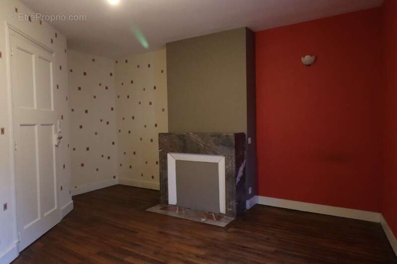 Maison à MAGNAC-LAVAL