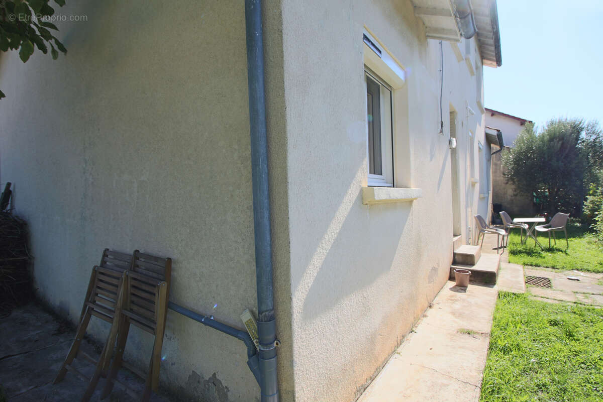 Maison à PUY-L&#039;EVEQUE