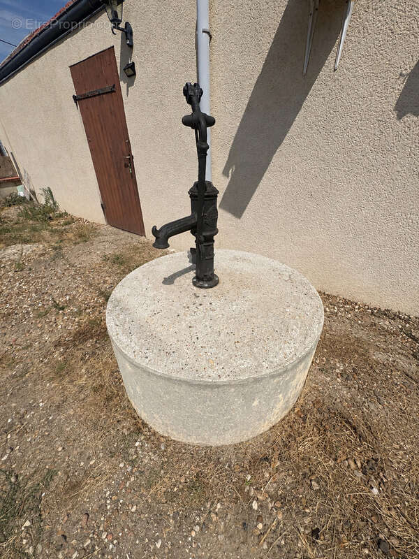 Varennes changy, commerces et écoles a pied, tout a l'égout, garage, cuisne d'été - photo 16
