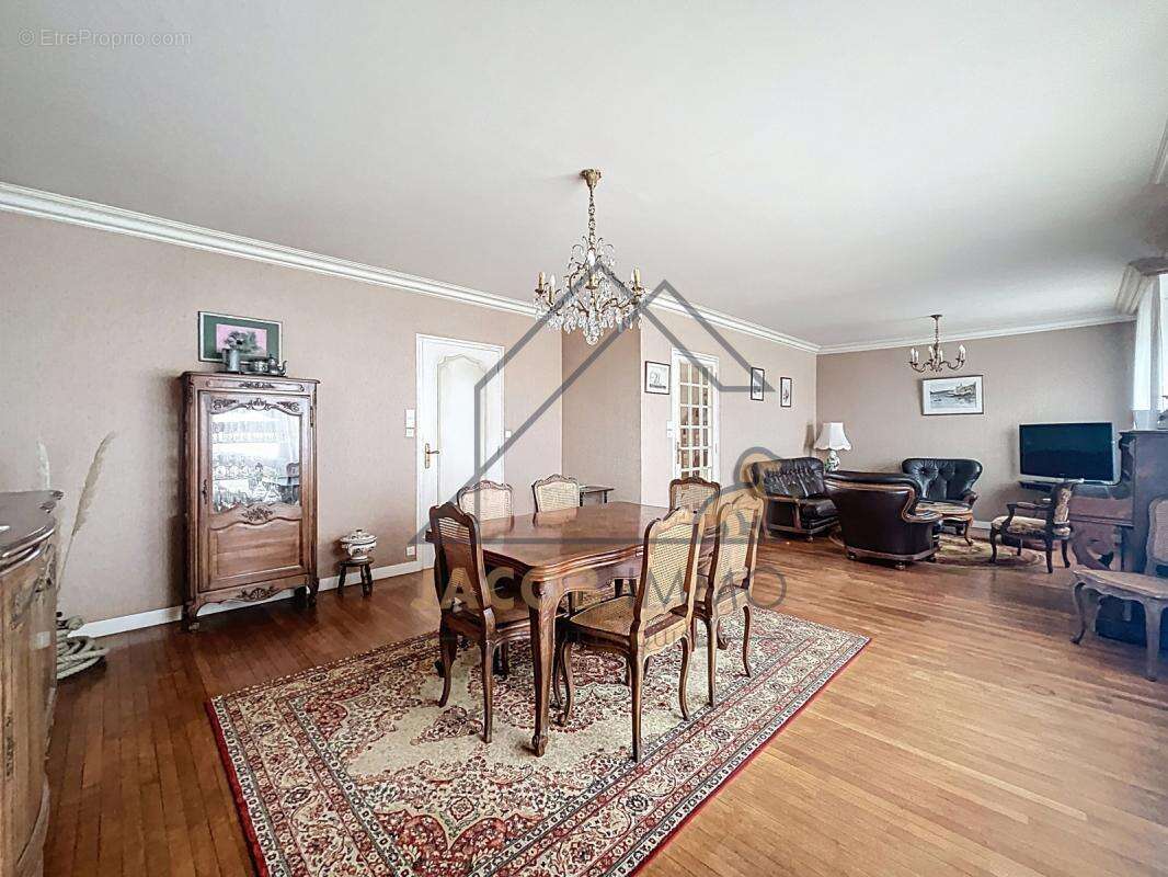 Maison familiale de caractère au cœur de Milizac - photo 4
