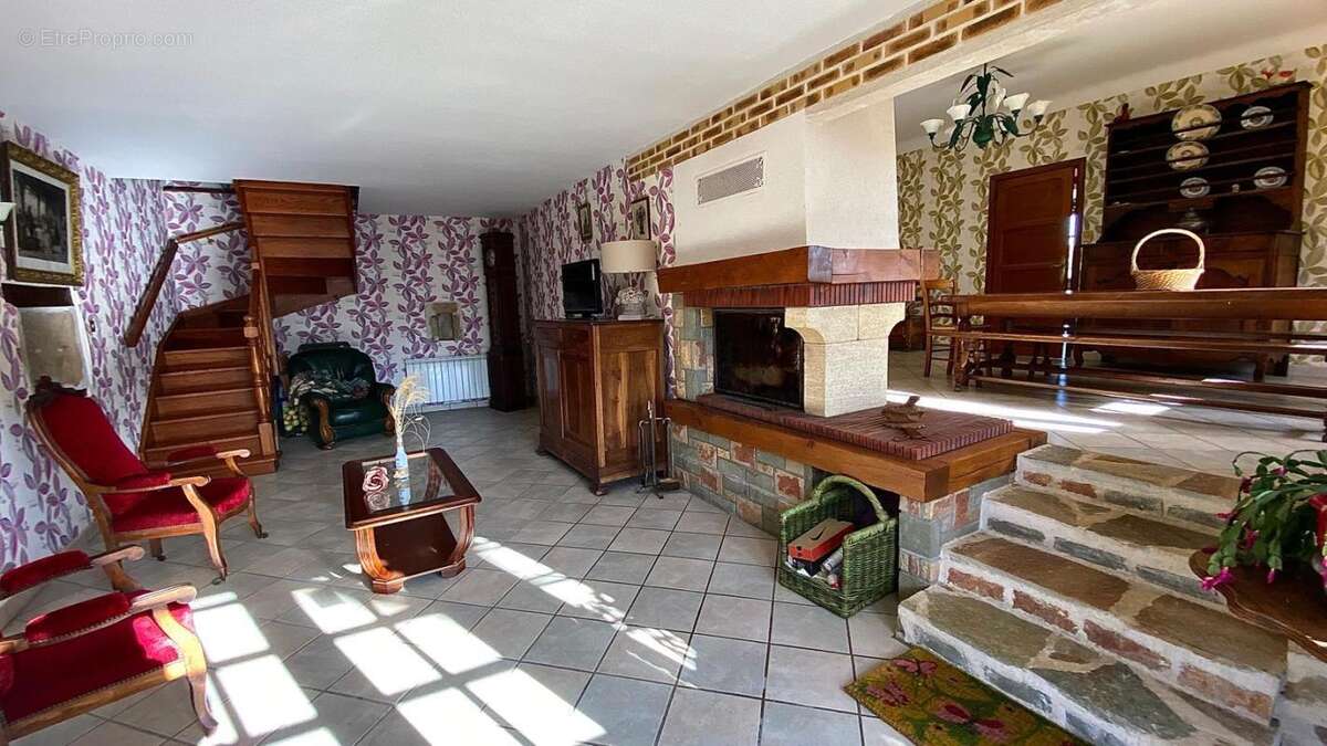 Maison à SAINT-SAULGE