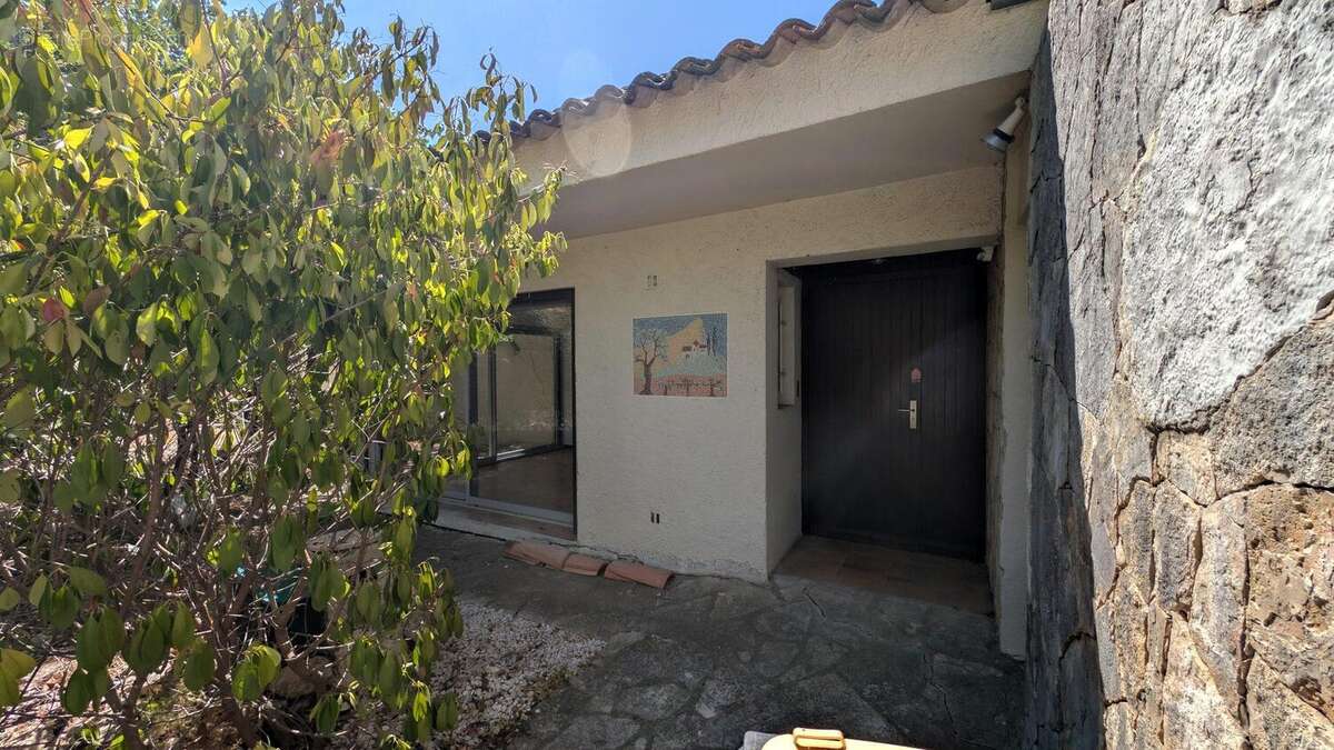 Maison 174 m² à Saint-Clement-De-Riviere  - photo 9