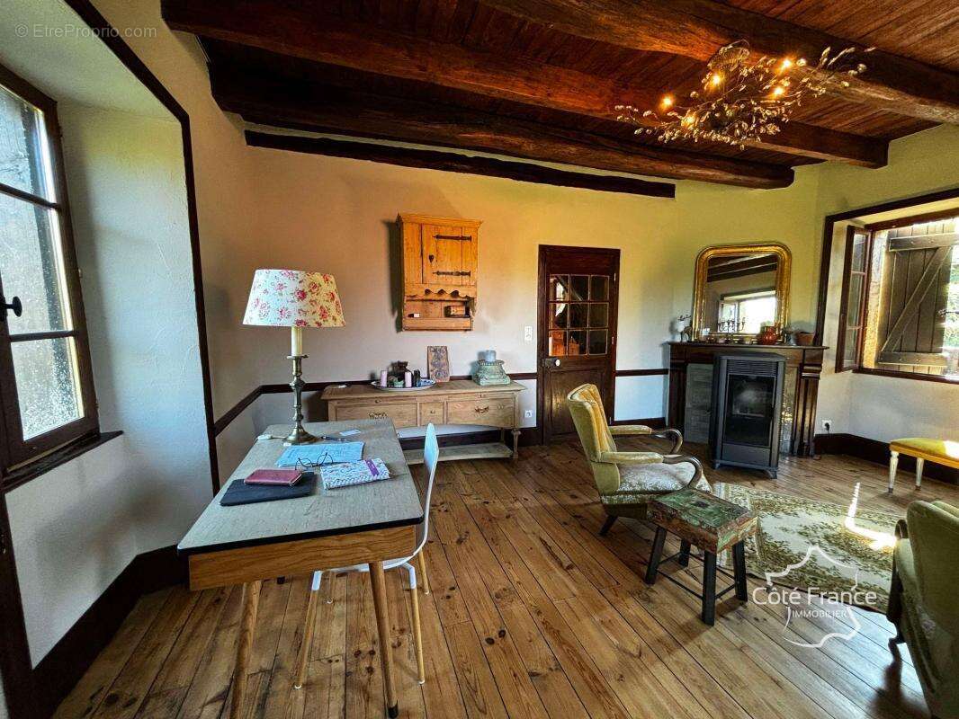 Maison à BAGNAC-SUR-CELE