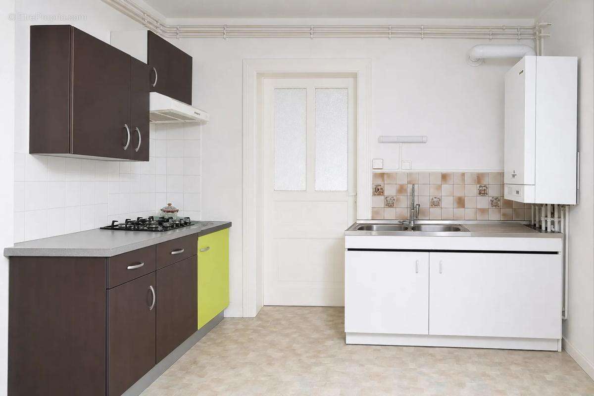 IMMEUBLE de 4 appartements de 306 m² à Bruyères - photo 5