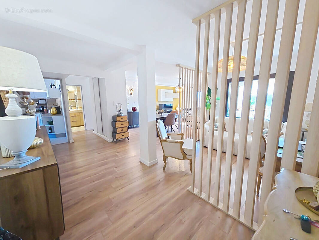 Appartement à SIX-FOURS-LES-PLAGES