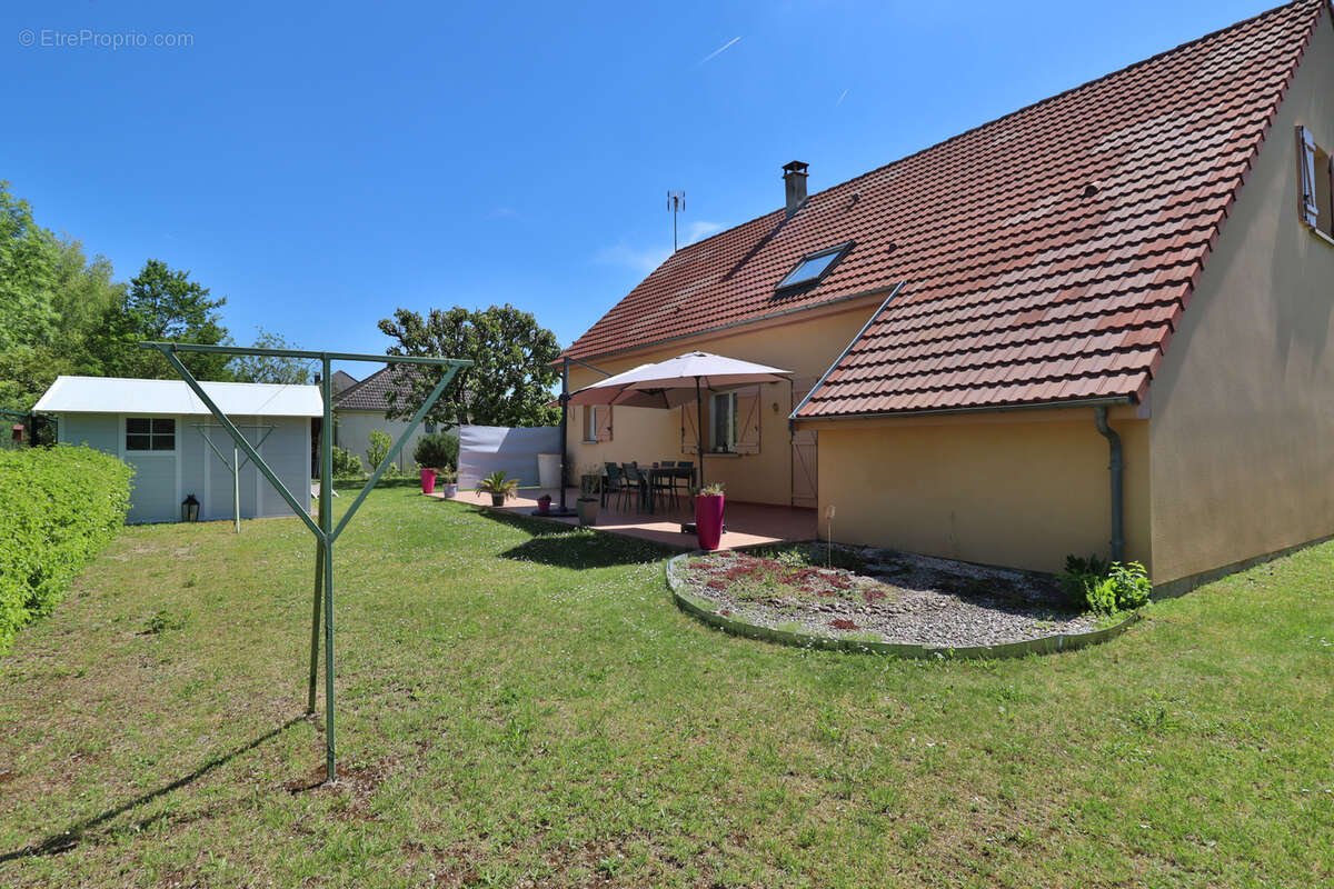 Maison à SAINTE-SAVINE