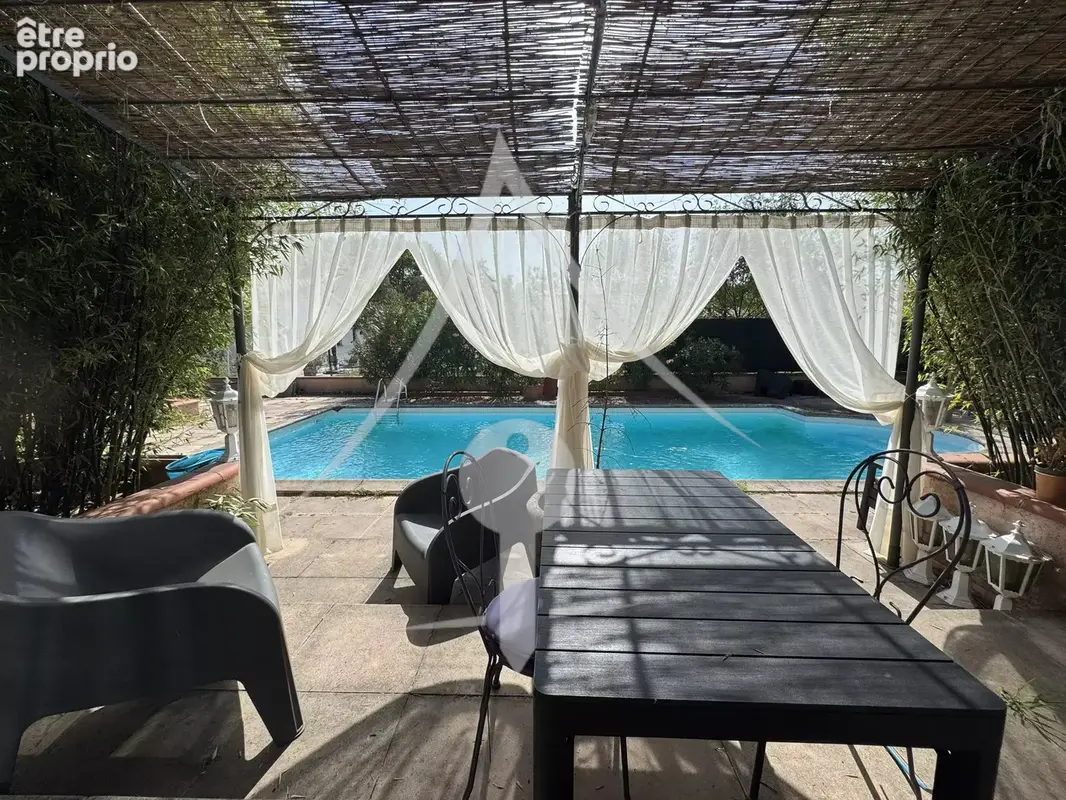 MAISON DE PLAIN-PIED T5 avec grand jardin, piscine et dépendance - photo 15