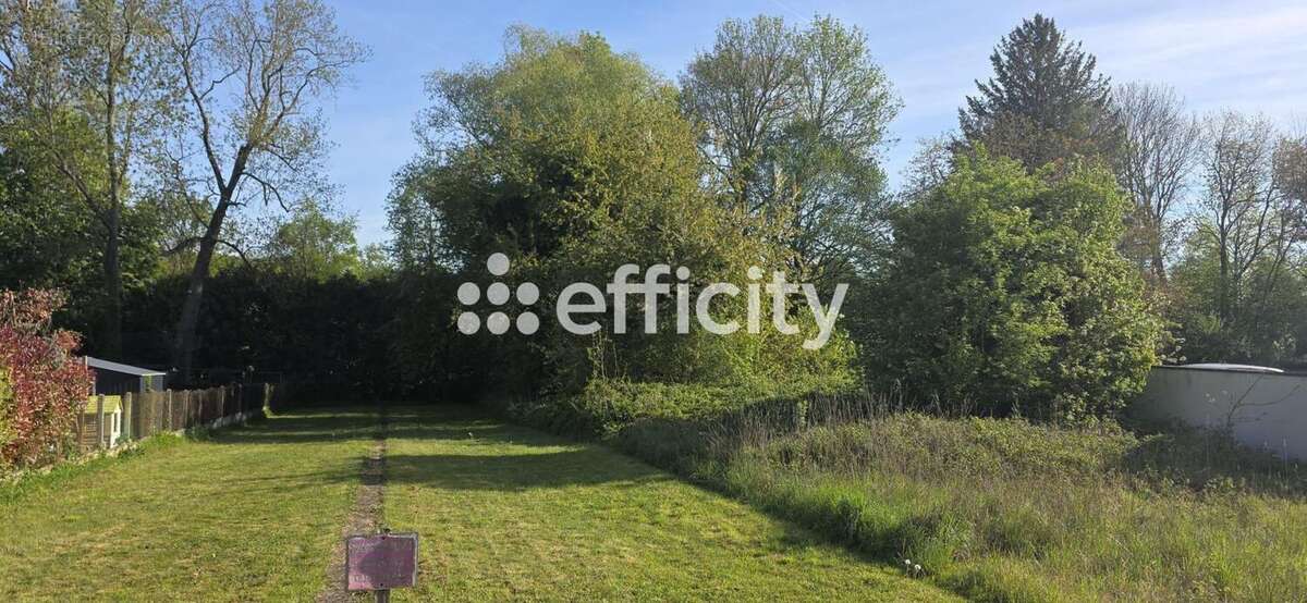 Terrain à BOURAY-SUR-JUINE