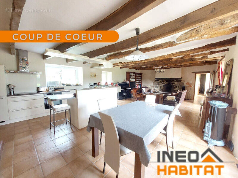 Maison à MONTREUIL-LE-GAST