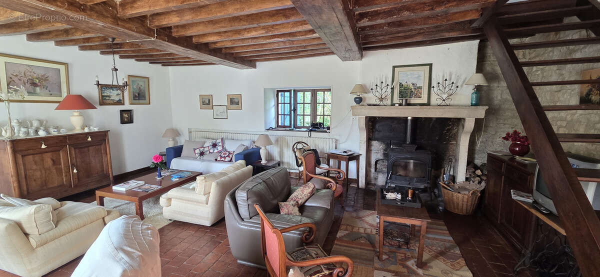 Maison à MENOU