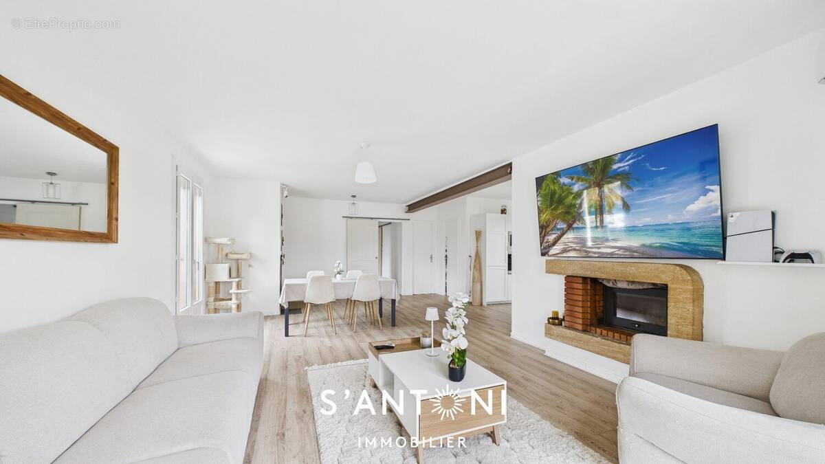 Maison à SAINT-THIBERY