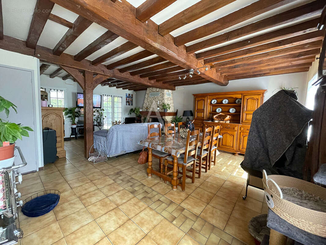 A 5 minutes de Gournay en Bray  - Maison édifiée sur sous sol total - photo 2