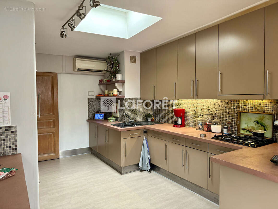 Appartement à MARSEILLE-1E