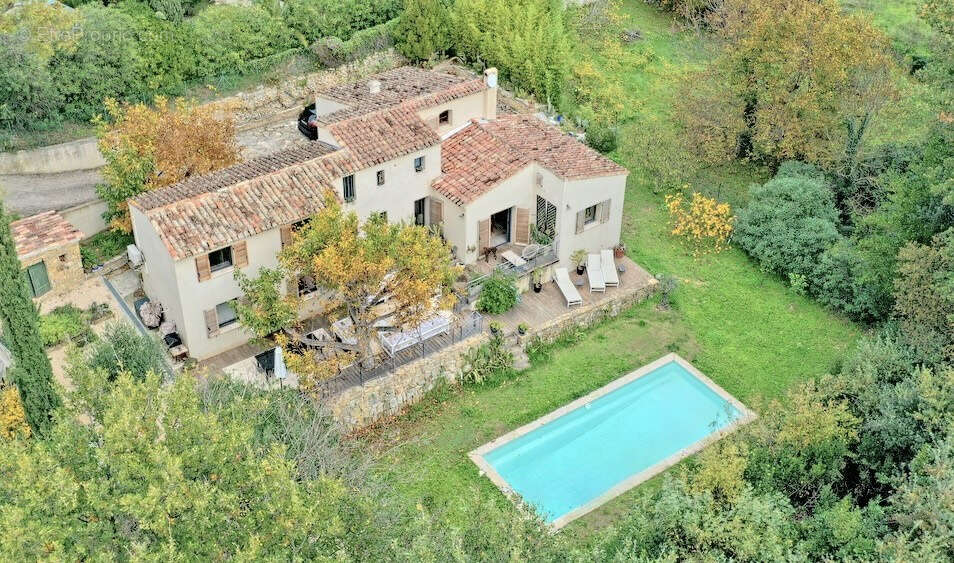 Maison à LE CASTELLET