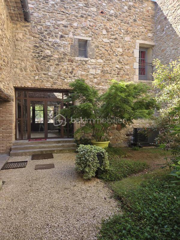 Maison à SAINT-VICTOR-LA-COSTE