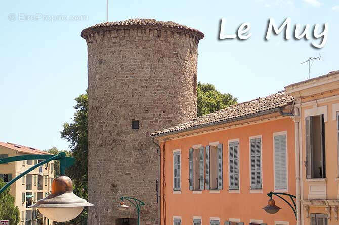 Appartement à LE MUY