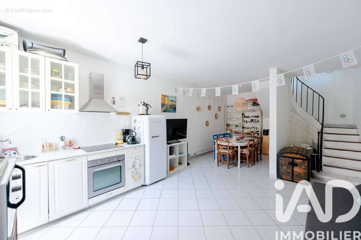 Appartement 84 m² à Marseille-2e  - photo 3