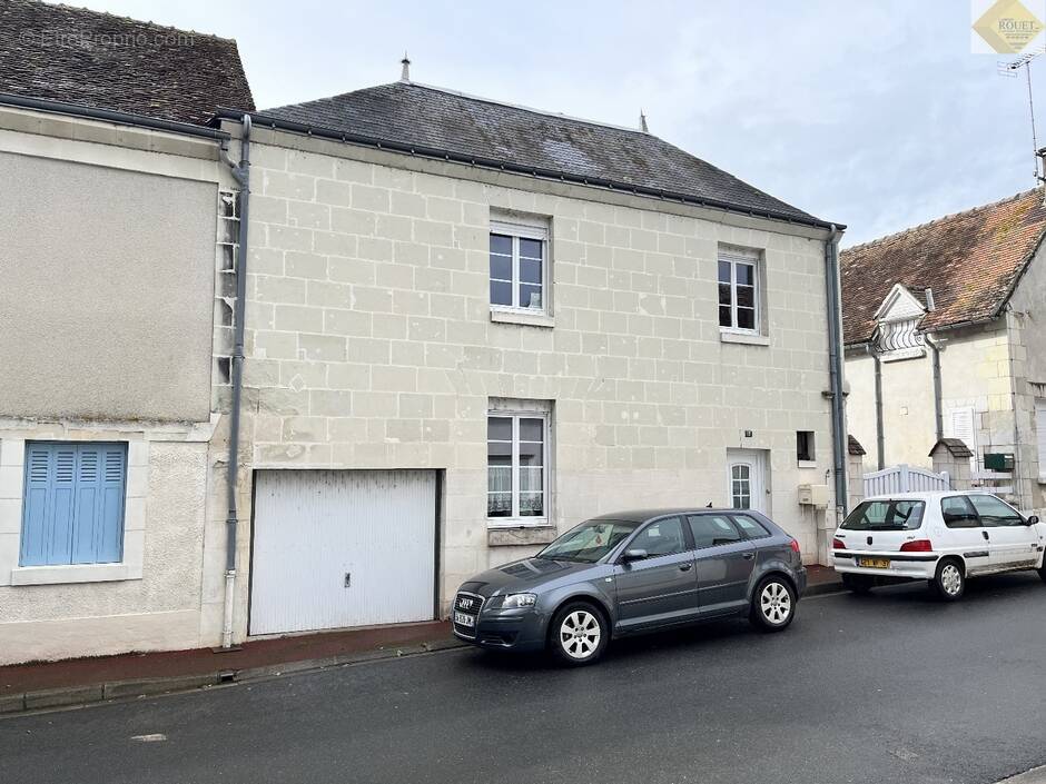 Maison à YZEURES-SUR-CREUSE