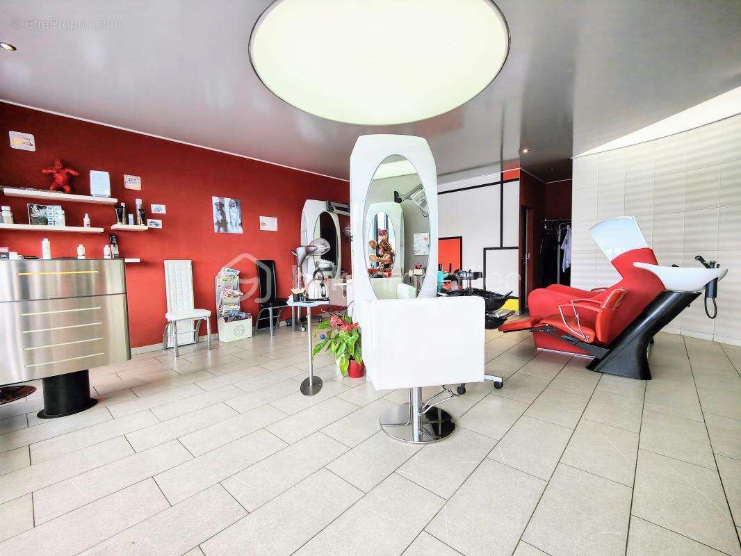 Salon de coiffure tout équipé en centre commercial à Vernouillet - photo 5