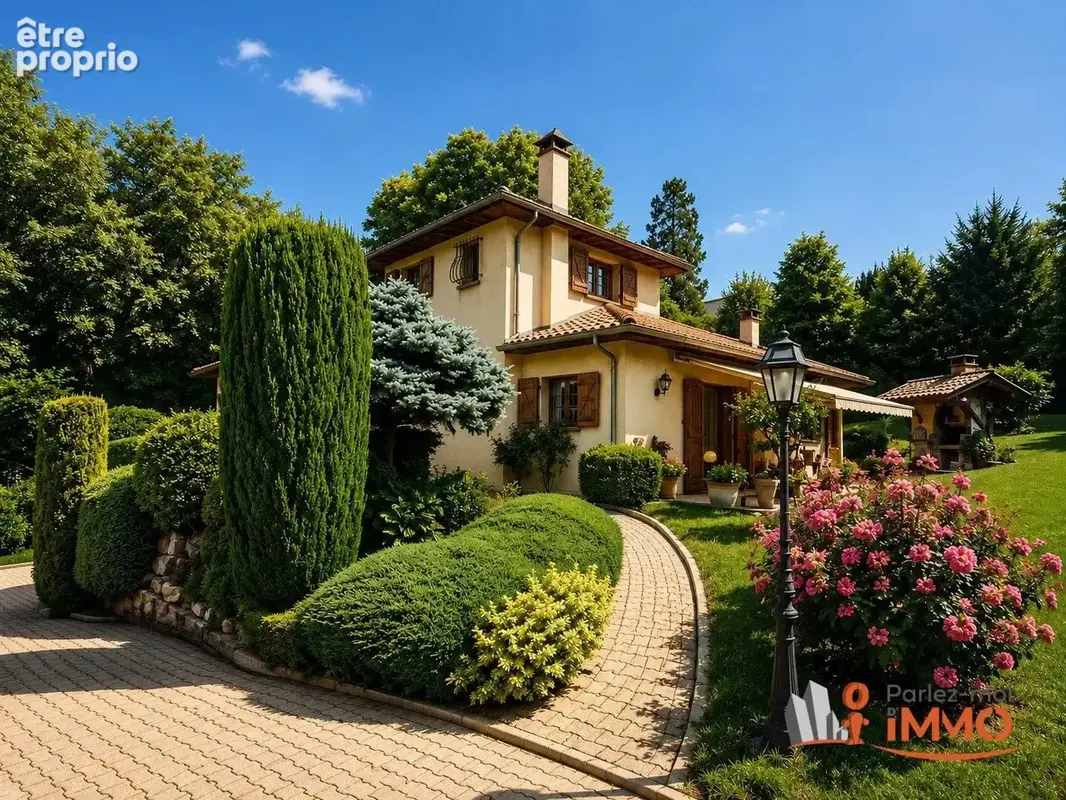 Maison à MONTANAY