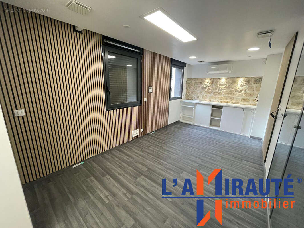 Commerce à SARTROUVILLE