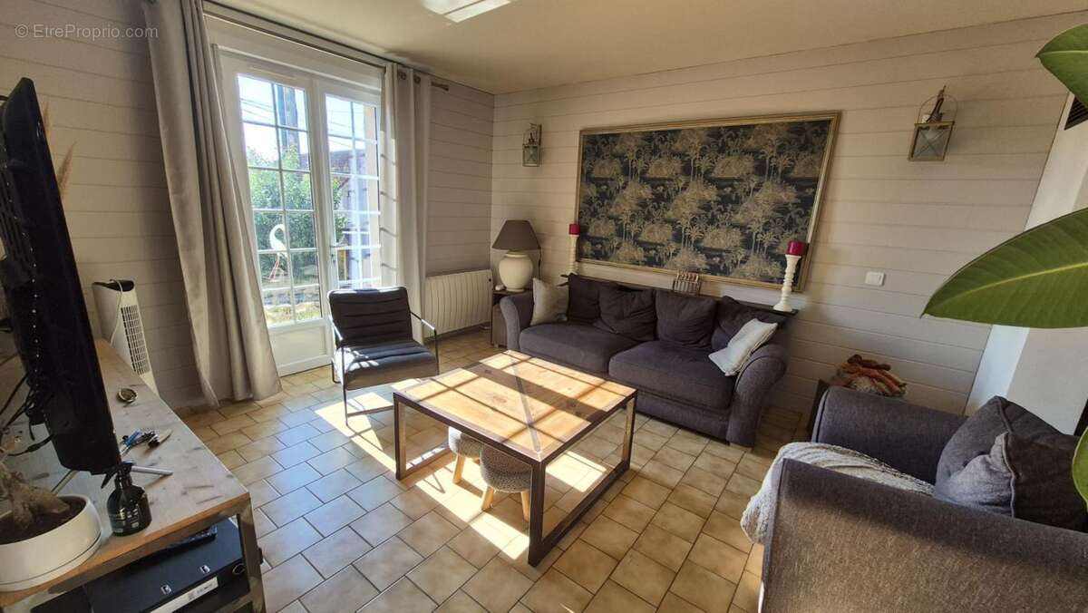 Maison familiale 133 m2 avec piscine et dépendance   4 chamb - photo 4