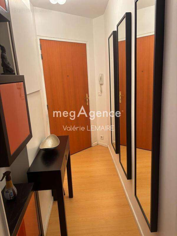 Appartement à MANDRES-LES-ROSES