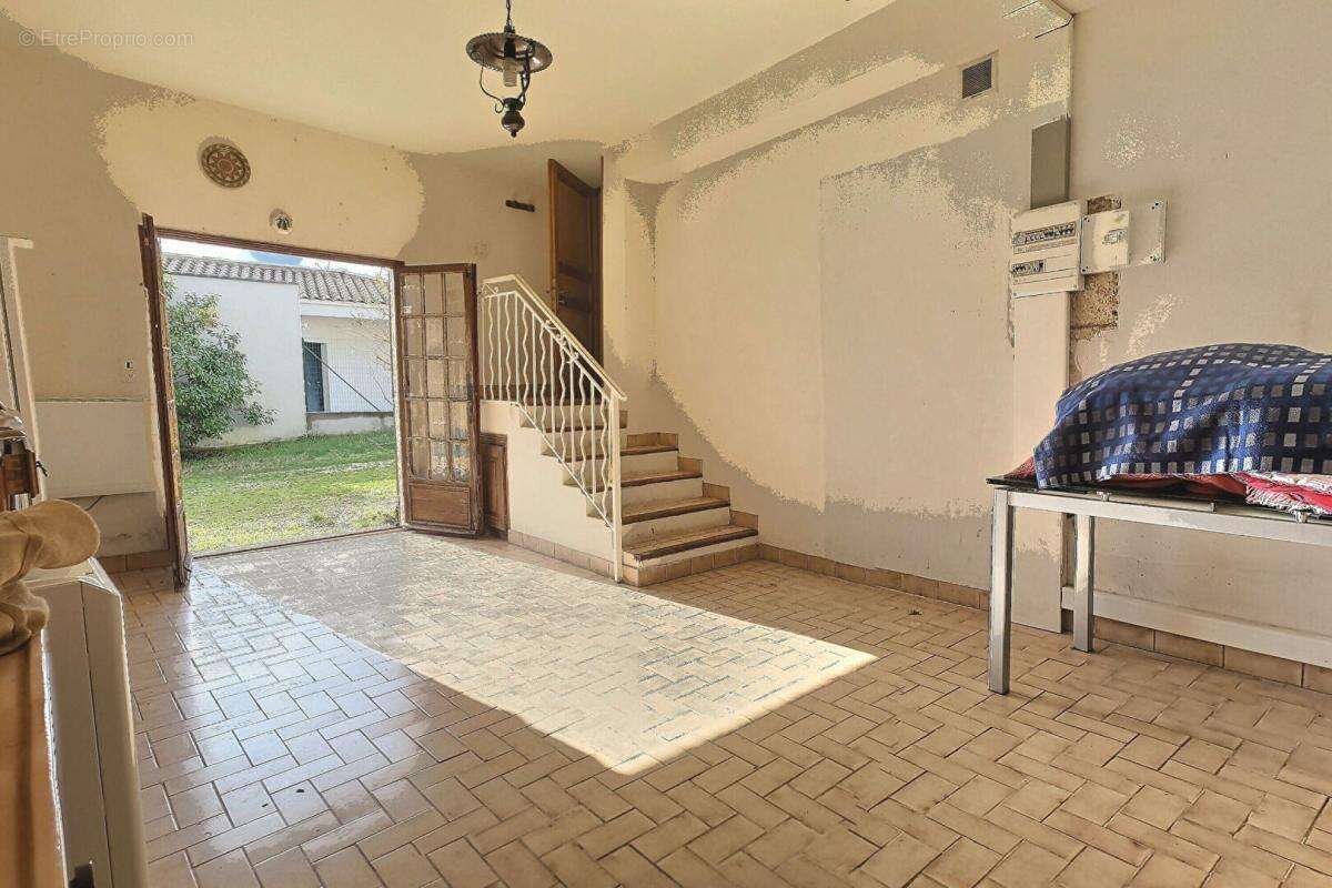 Maison 3 chambres 120 m² à Claret - photo 16