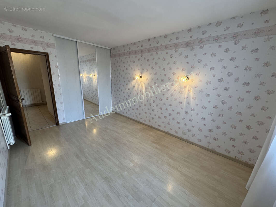 Maison avec piscine et hangar - photo 15