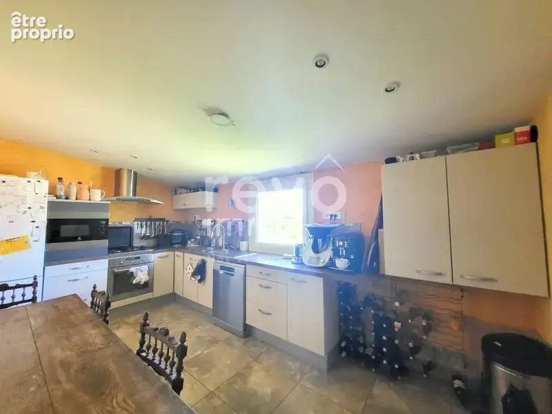 Corps de ferme - dependances - 234 m² - photo 13
