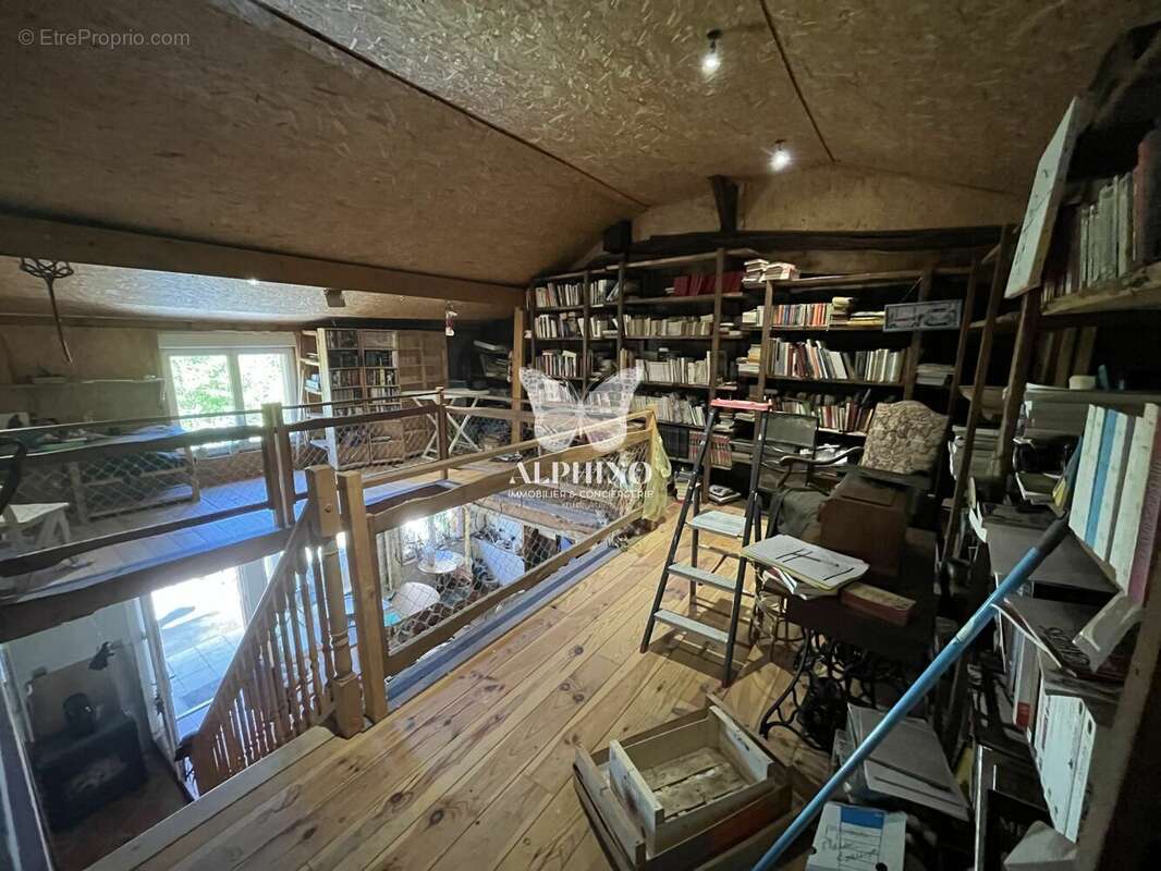 Maison à CHAMPAGNAC-LA-RIVIERE