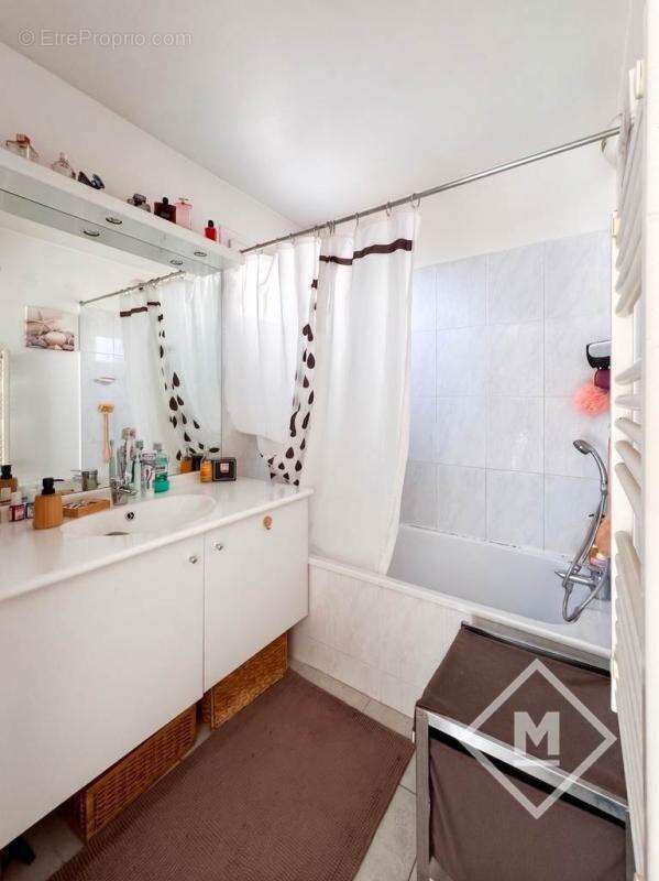 Appartement à MARSEILLE-8E