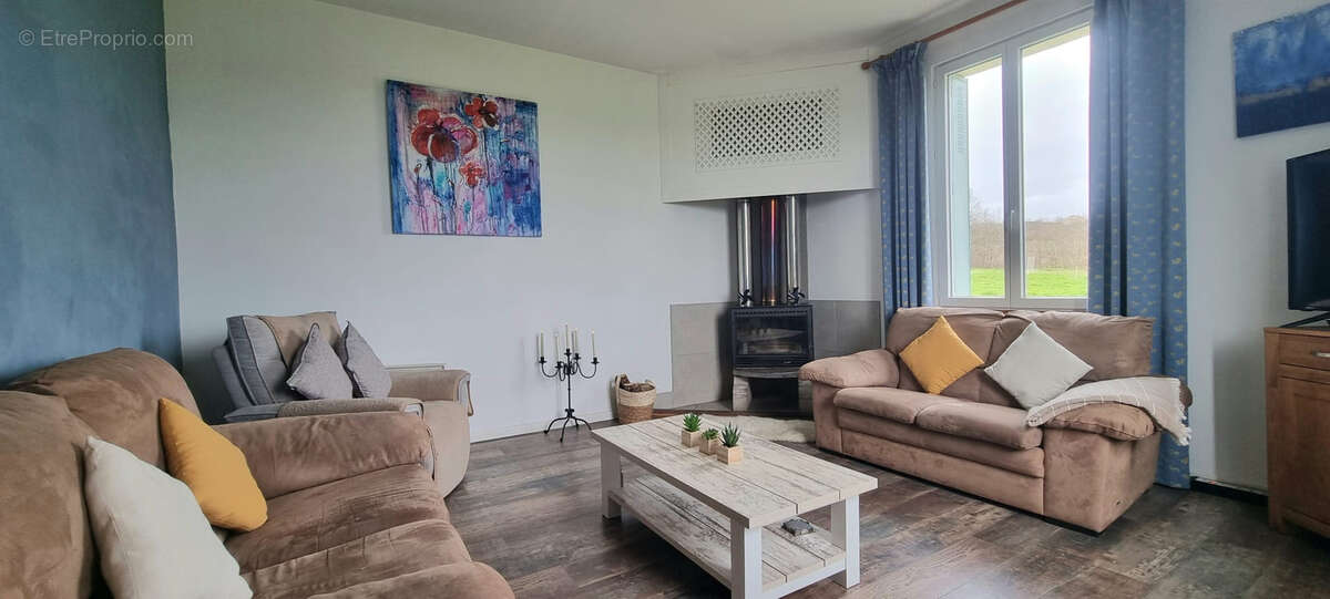 Maison à CASTELNAU-MONTRATIER