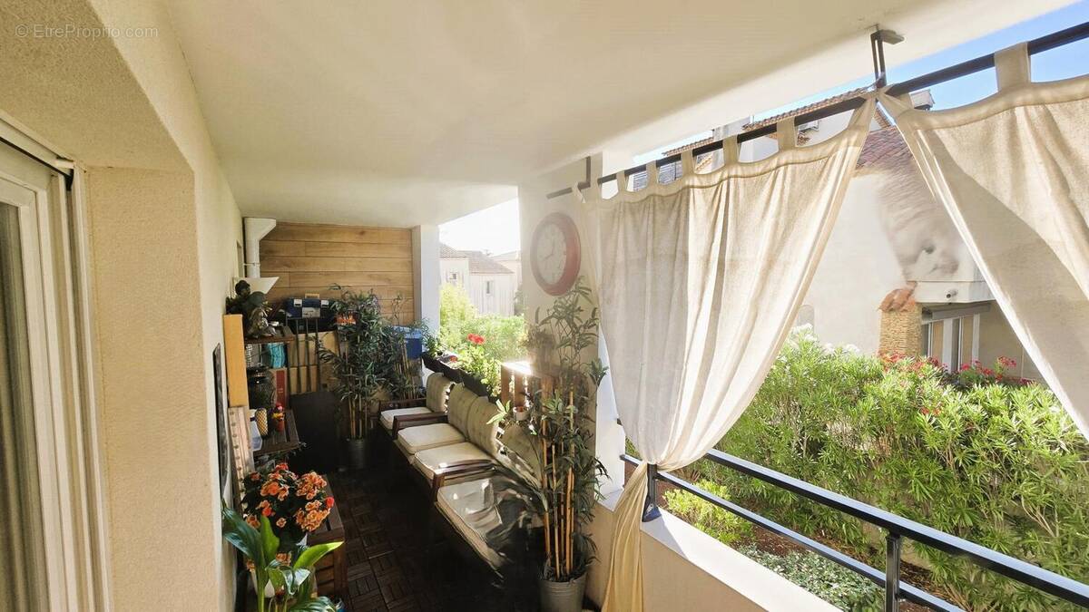 Photo 1 - Appartement à MARSEILLE-9E