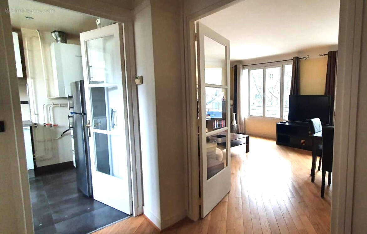 Appartement à PARIS-19E