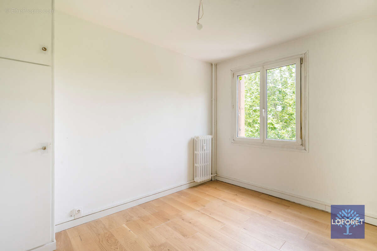 Appartement à LES PAVILLONS-SOUS-BOIS
