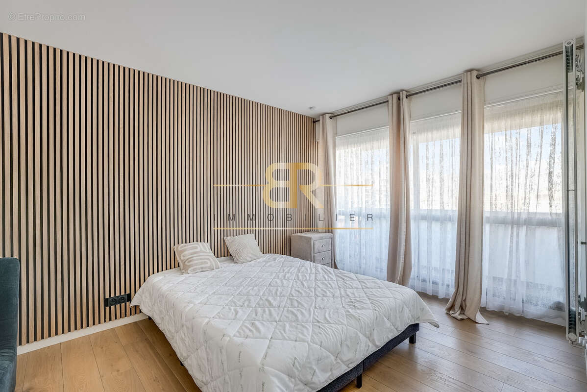 Étage élevé - balcons - refait à neuf - photo 7